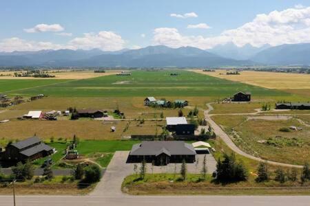 Teton Crest Lodge Sleeps 24 Ideal Reunion Spot Teton Crest Lodge Sleeps 24 Ideal Reunion Spot