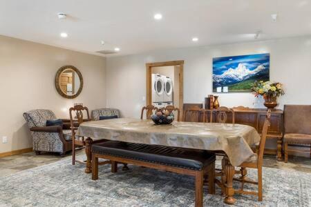 Teton Crest Lodge Sleeps 24 Ideal Reunion Spot Teton Crest Lodge Sleeps 24 Ideal Reunion Spot