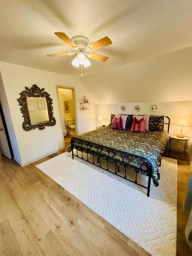 Serenade Cottage in the Country in Hanceville, USA