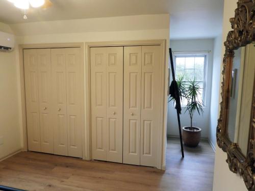 Serenade Cottage in the Country in Hanceville, USA