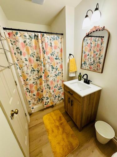 Serenade Cottage in the Country in Hanceville, USA