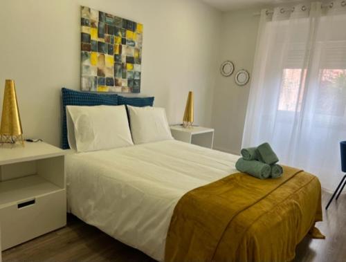 Fantastic 1 Bedroom Apartment at Roma Avenue - 1B, Lisbona