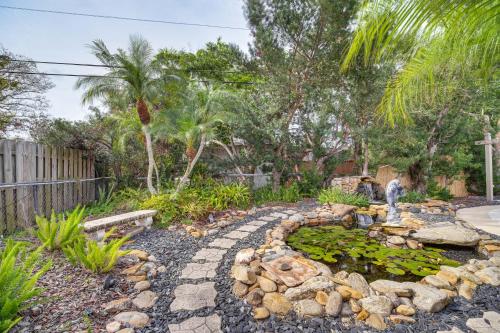 Centrally Located Merritt Island Home Pool, Porch