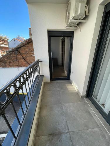 One-Bedroom Apartment image 10