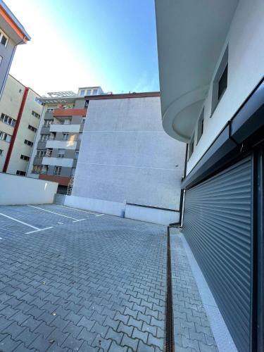 One-Bedroom Apartment image 1