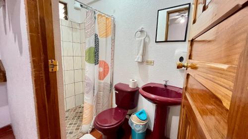 Hostal Nuevo Arenal downtown, private rooms with bathroom