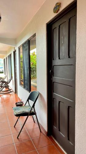 Hostal Nuevo Arenal downtown, private rooms with bathroom