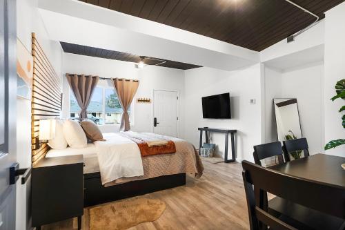 South Bay Inn