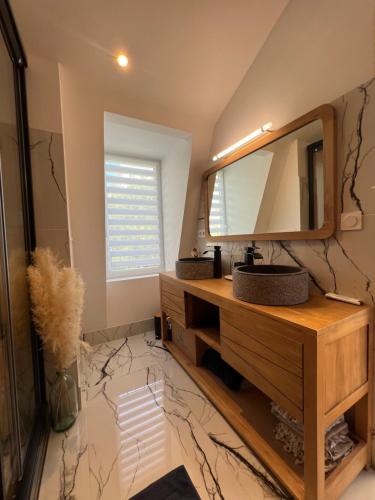 Superbe appartement avec jacuzzi, sauna et hammam, proche de Paris in Шатилон