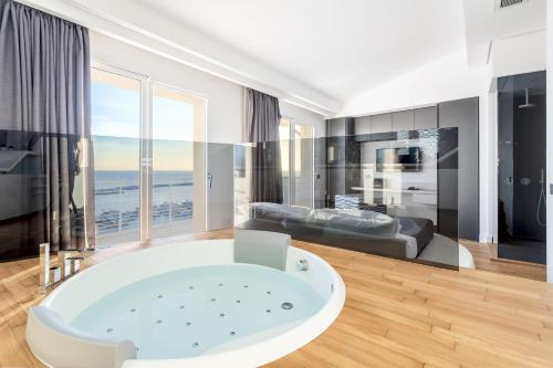 Suite, whirlwanne