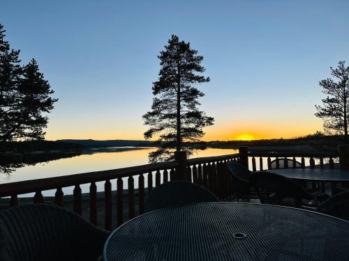 Bear Tracks Loft 20 Miles to West Yellowstone & Air Condition & Wifi