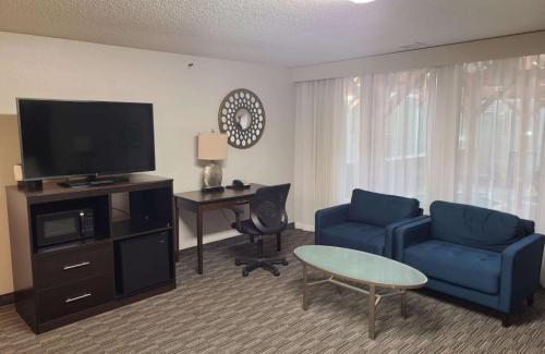 Best Western Plus Como Park Hotel - image 6