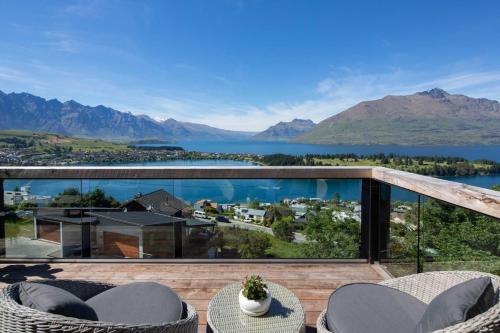 Highlands House- Lake Views- Free Parking- AC- BBQ - image 9