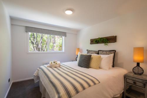 Hillside Villa 1- Walk To Town- AC- Free Parking - image 4
