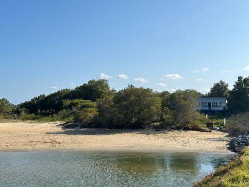 Rare Broulee beachfront house