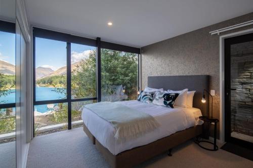 Lakehouse 1- Free Parking- Walk To Town- Air Con - main image
