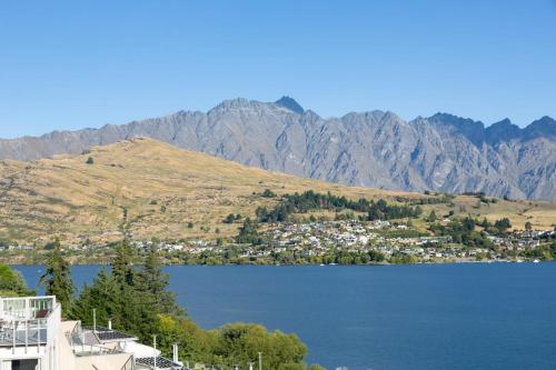 Lakehouse 2- Free Parking- Walk To Town- Air Con - image 3