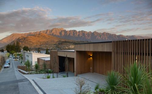 Lakehouse 3- Free Parking- Walk To Town- Air Con - image 12