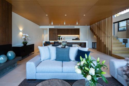 Lakehouse 4- Free Parking- Walk To Town- Air Con - image 8
