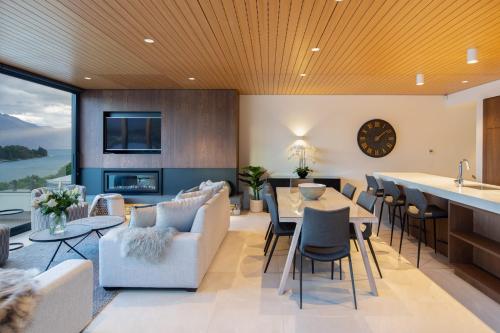 Lakehouse 4- Free Parking- Walk To Town- Air Con - main image