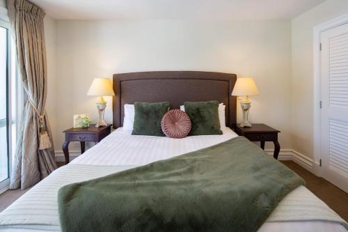 Manuka Lakeside Apt- Free Parking- Walk To Town - image 2