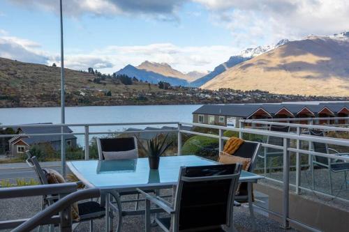 Remarkable Apt- Pet Friendly- Lake Views- Garage - image 2