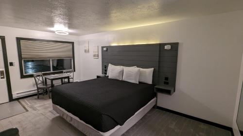 Travelodge by Wyndham Salina - main image