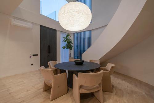 Two-Bedroom Villa image 9