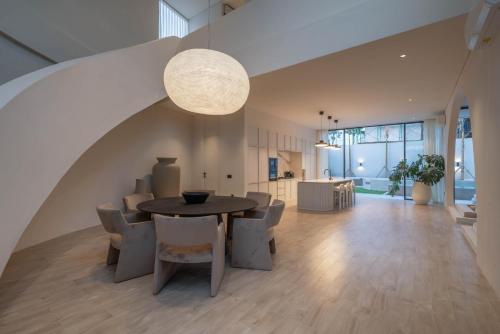 Two-Bedroom Villa image 8