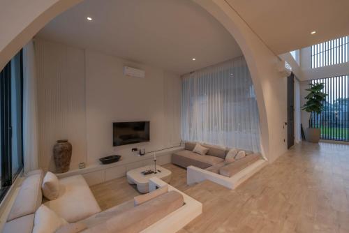 Two-Bedroom Villa image 7