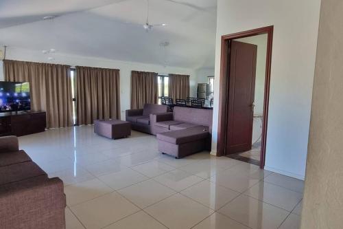Large 4 bedroom villa with Pool in Sonaisali Nadi