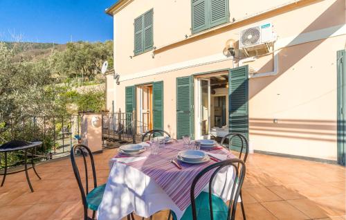 Stunning Apartment In Recco With Outdoor Swimming Pool, 1 Bedrooms And Wifi - Recco