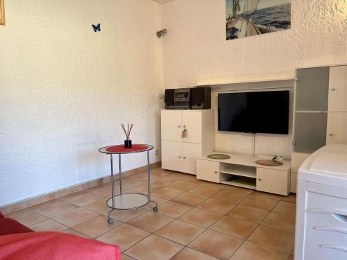 Apartment image 8