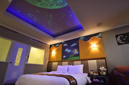 Queen Room with Spa Bath  image 3