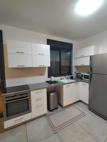 Amazing Tower apt at karmei Gat- perfect familly vacation in 키리아트 가트