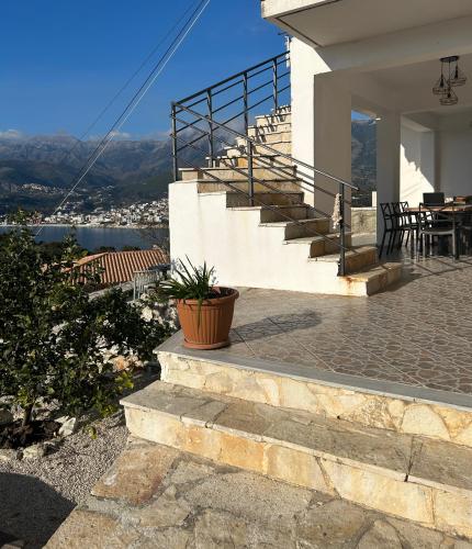 Hostel on the Hill - by Filikuri Beach in Vlora