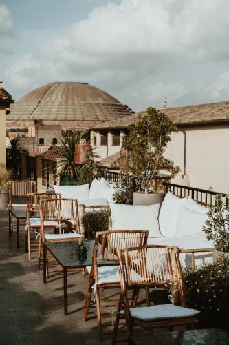 The Vista Rooms & Terrace 4