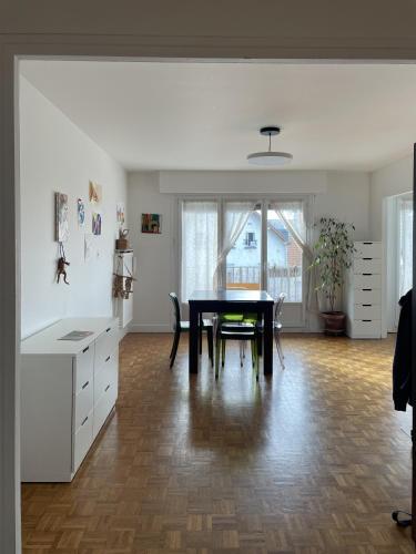 Appartement familiale Paris - Mairie des Lilas in Les Lilas