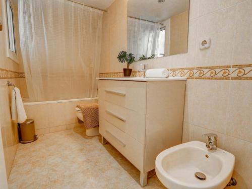 Diamond by Hello Homes Sitges - image 2