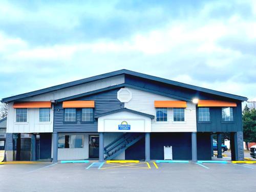Days Inn and Suites by Wyndham Port Huron - Accommodation