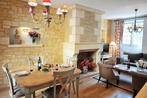 GITE DU PRESIDIAL - Standing flat 2 Bed/2 bath with balcony in medieval Sarlat center