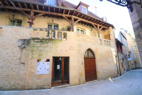 GITE DU PRESIDIAL - Standing flat 2 Bed/2 bath with balcony in medieval Sarlat center