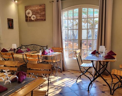 Restorāns, Auberge de la Table Ronde in Vinon-Sur-Verdon