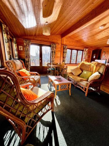 'Mallard' Secluded Rustic Lodge - Digital Detox Paradise