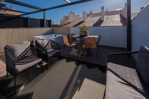 Atico duplex Playa Area barcelona con SPA exterior in Montgat