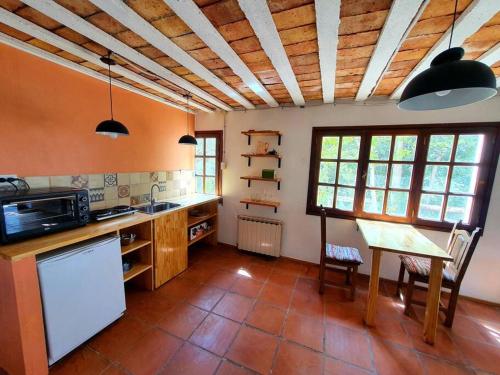 One-Bedroom Apartment image 9