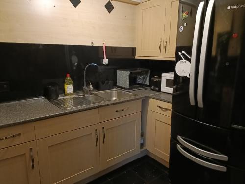 Stylish 2BD near Gatwick Airport in Crawley