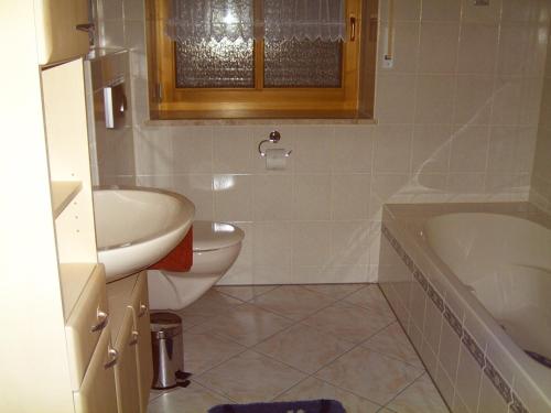 ห้องน้ำ, Ferienwohnung Reisinger in อาร์นบรุค