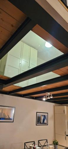 One-Bedroom Apartment image 9