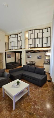 One-Bedroom Apartment image 6
